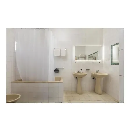Lovely In Apartamento Makarska