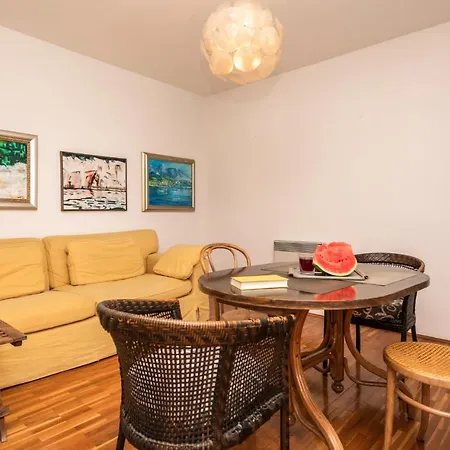 Cozy In With House Sea View Apartment Makarska
