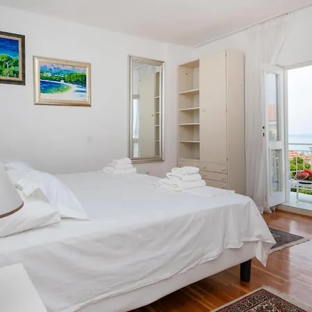 Apartment Cozy In With House Sea View